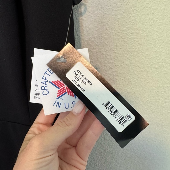 Betsy & Adam "ARIELLE" SCUBA Black CREPE RUFFLE SLIT GOWN size 2 - Picture 4 of 8